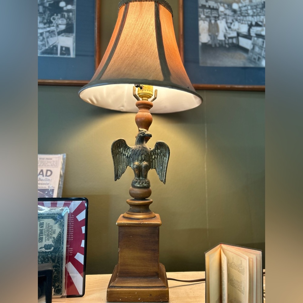 Eagle lamp